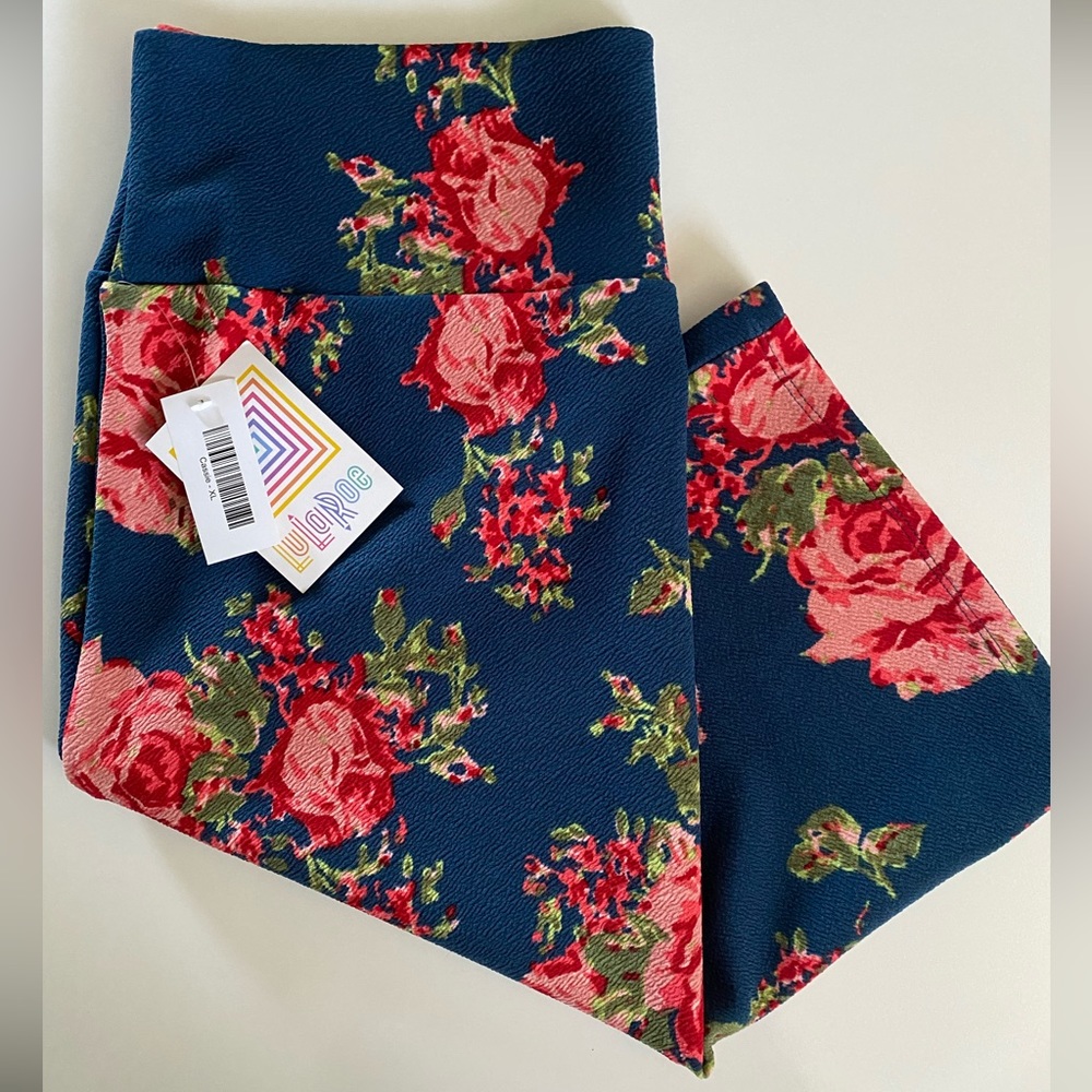 NWT- LuLaRoe rose pencil skirt